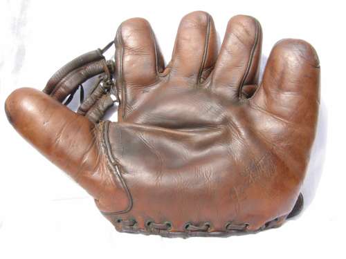 Joe DiMaggio Spalding 133 Front